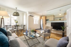 Appartement (2 Bedrooms) | Coin séjour