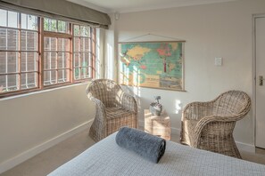 Sun & Sea Family Villa (4) | Schreibtisch, laptopgeeigneter Arbeitsplatz, Bügeleisen/Bügelbrett