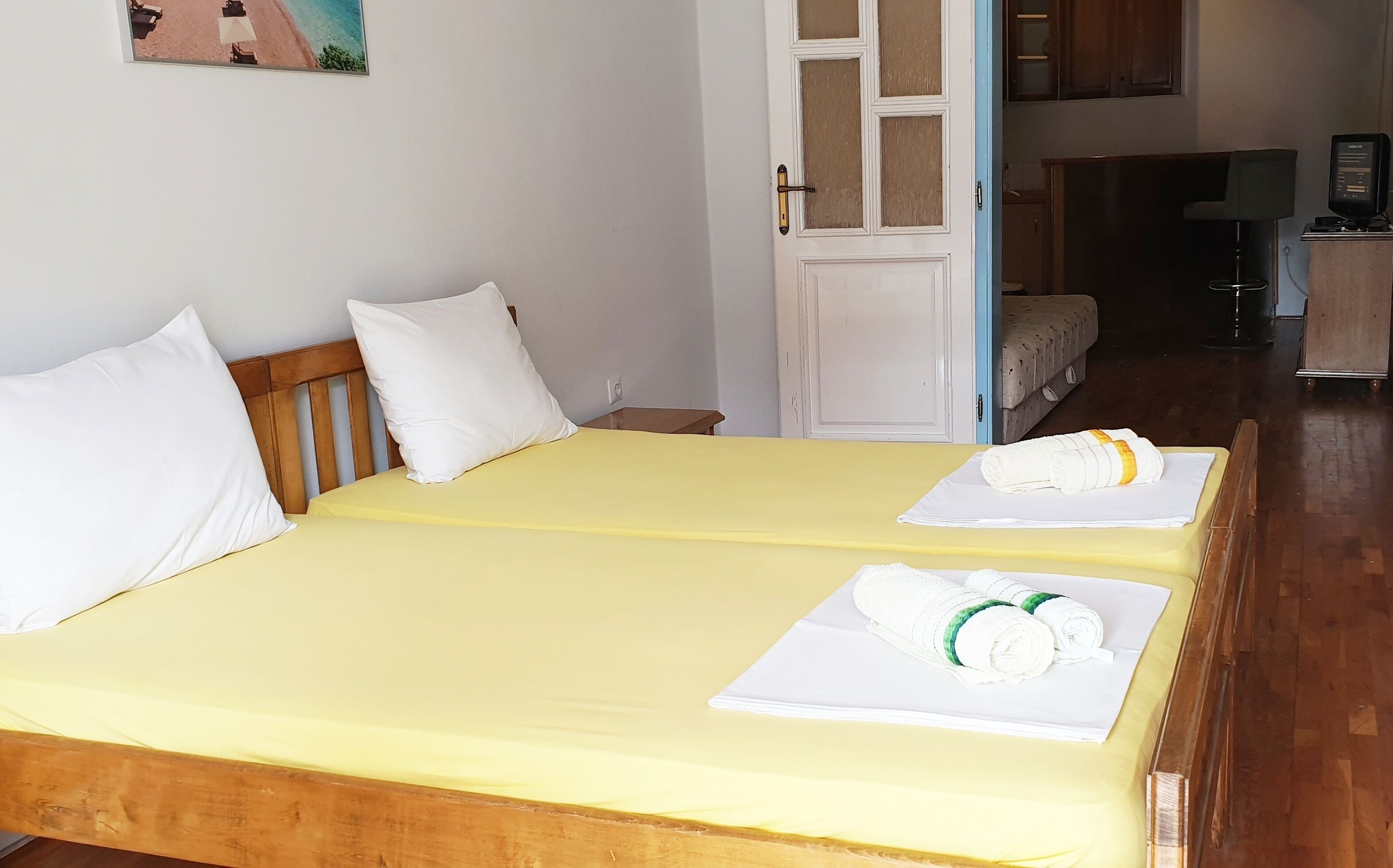 Classic Suite | Desk, laptop workspace, iron/ironing board, free WiFi