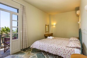 3 bedrooms, travel crib, free WiFi - Villa in Episkopi with private pool (Episkopi)