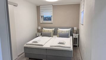 Apartemen, 1 kamar tidur (Souterrain; incl. EUR 35 cleaning fee) | 1 kamar tidur, tirai kedap cahaya, kedap suara, dan setrika/meja setrika