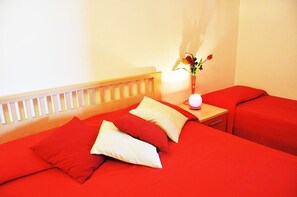 Departamento, 2 habitaciones | 2 habitaciones, tabla de planchar con plancha y cunas 