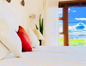 5 bedrooms, desk, laptop workspace, blackout curtains - Sun & Sea In A Downtown Villa (Cape Town)