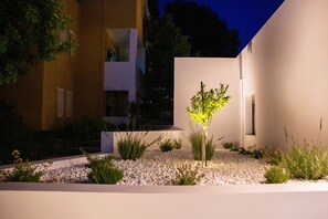 المنطقة المحيطة بالمنشأة