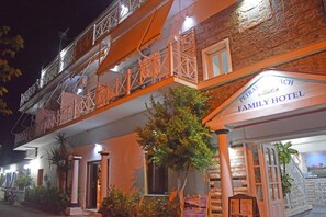 Front of property - evening/night - Petrakis Beach (Corfu)