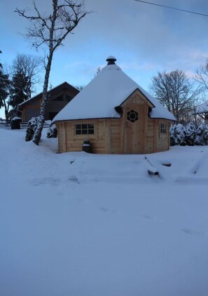 المنشأة من الخارج