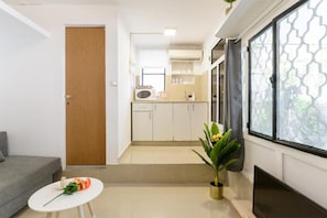 디자인 스튜디오 | 거실 공간 | 평면 TV, 넷플릭스, 스트리밍 서비스