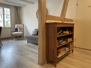 Appartement Standard, salle de bains privée, vue ville (Bergblick) | Cuisine privée | Grand réfrigérateur, four, plaque de cuisson, grille-pain