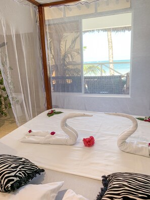 Dobbeltrom – panorama | Individuelt dekorert, individuelt innredet og blendingsgardiner