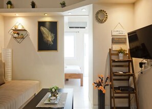 Design-Apartment | Wohnbereich | Flachbildfernseher, Netflix, Streaming-Dienste