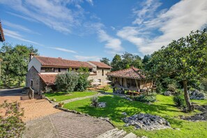 Exterior - Rural apartment near Ribadesella between the sea and the mountains. (Camango)
