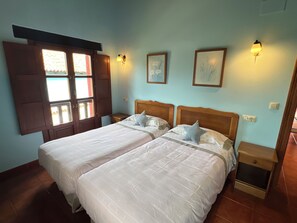 2 bedrooms, iron/ironing board, travel cot, WiFi
