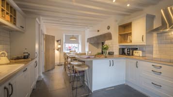 House | Private kitchen | Full-size fridge, microwave, oven, stovetop