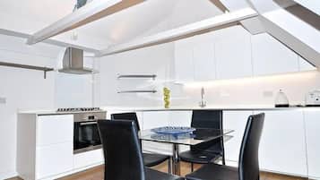 Luxury Apartment | In-room dining