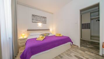 3 bedrooms, iron/ironing board, travel cot, WiFi