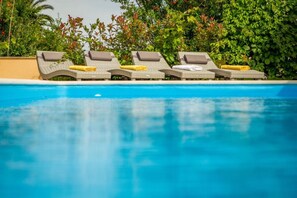 Piscine extérieure, piscine chauffée