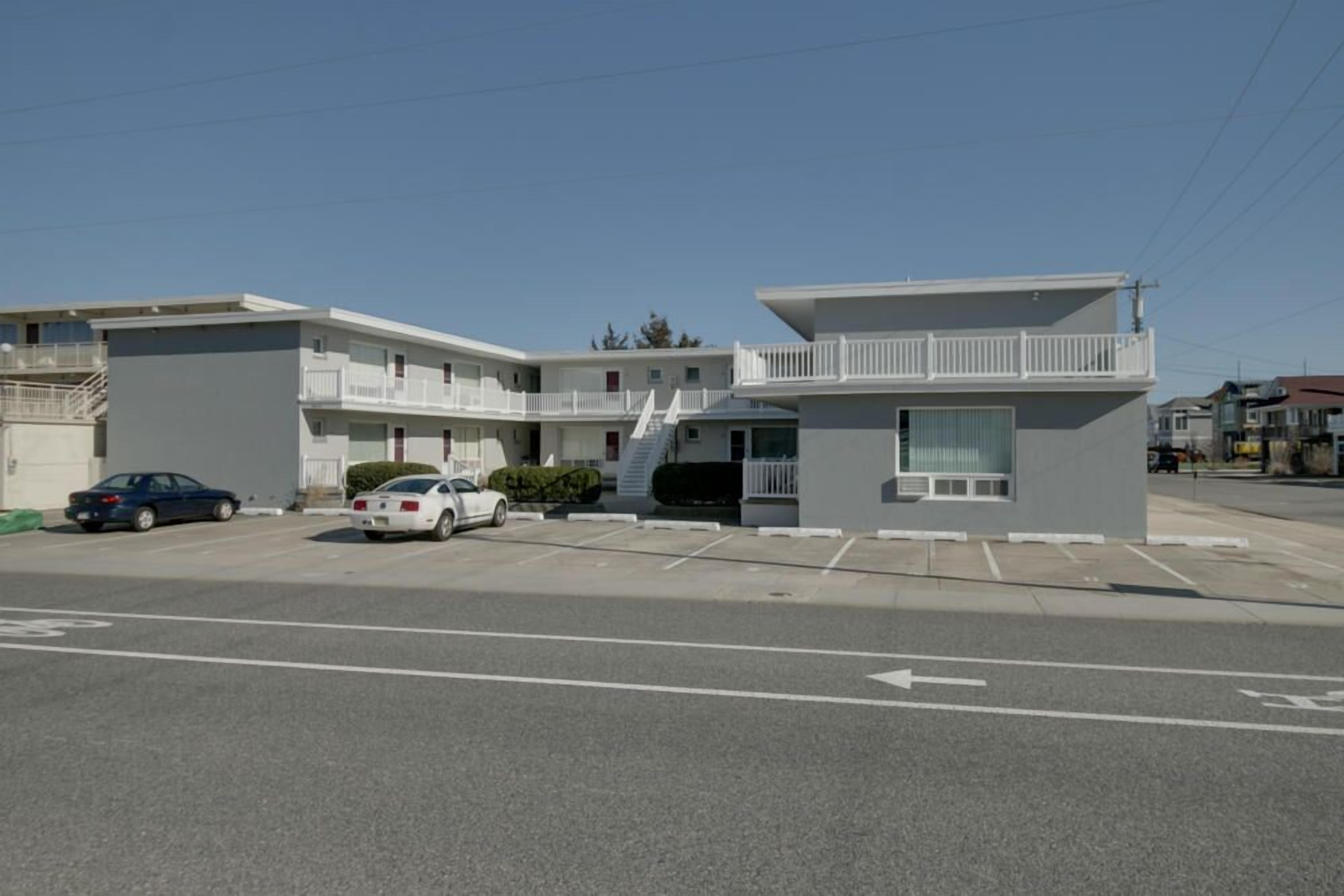 Located in the heart of Stone Harbor just 3 blocks from downtown 96th Street shopping area and 1-1/2 blocks to the beach.