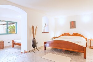 In-room safe, iron/ironing board, free WiFi, bed sheets