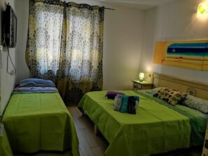 2 chambres, literie de qualité, couette en duvet, bureau