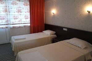 Desk, iron/ironing board, free WiFi, bed sheets - Dolphin Yunus Hotel (Denizli)