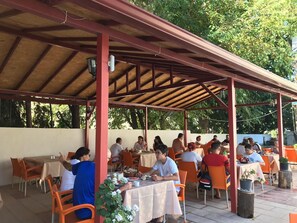 Free daily continental breakfast - Dolphin Yunus Hotel (Denizli)