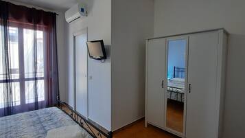 1 chambre, bureau, fer et planche Ă repasser, Wi-Fi gratuit