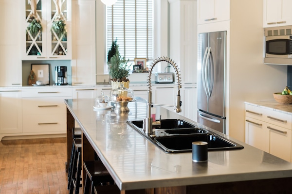 Refrigerador, microondas, horno, placa de cocina