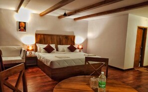 Habitación doble Deluxe | Sábanas de algodón egipcio, ropa de cama de alta calidad y edredón