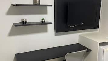 Quarto duplo standard, várias camas | Wi-Fi de cortesia, roupa de cama