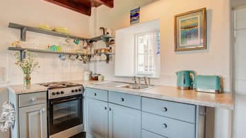Exclusive Cabin | Private kitchen | Full-sized fridge, microwave, oven, stovetop