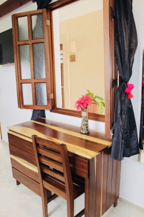 Room, 1 Queen Bed, Balcony | Free WiFi, bed sheets - Hotel Kiin Wayeb (Valladolid)