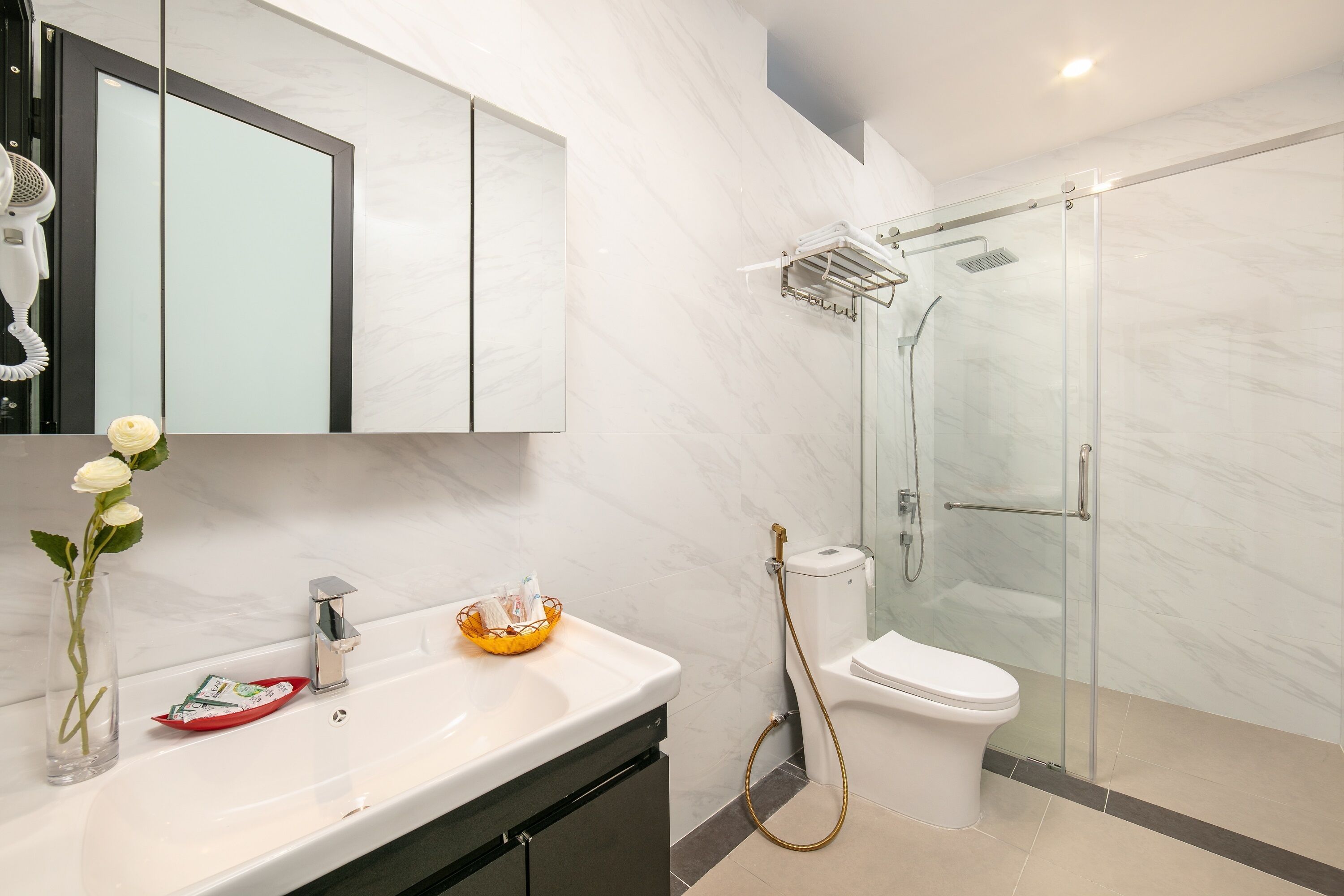 elegance triple with sea view balcony | bathroom | shower, rainfall showerhead, free toiletries, hair dryer