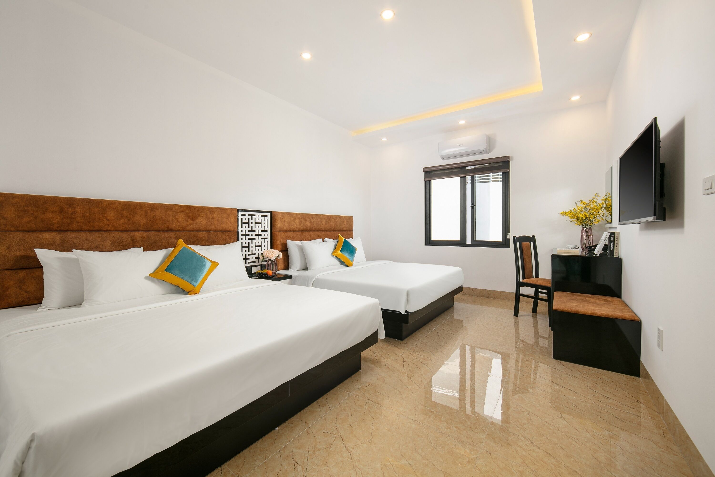 ancient family with window garden view | 1 bedroom, down duvets, memory-foam beds, minibar