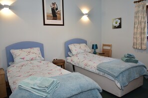 Cabin | 2 bedrooms, free WiFi, bed sheets
