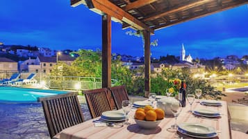 Villa | Terrace/patio