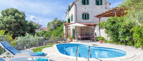 Seasonal outdoor pool