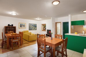 Villa | Wohnbereich | Flachbildfernseher