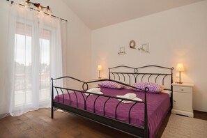 วิลล่า, 3 ห้องนอน | โต๊ะทำงาน, ห้องเก็บเสียง, เปล/เตียงเด็กอ่อน (ฟรี), Wi-Fi ฟรี