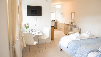 House | 1 bedroom, free WiFi, bed sheets