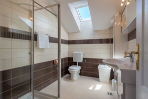 Villa, 4 Bedrooms, Private Pool | Bathroom | Shower, hair dryer, towels, soap