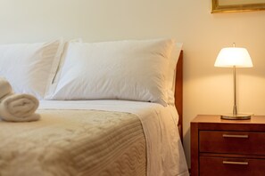 Villa, 4 Bedrooms, Private Pool | In-room safe, soundproofing, iron/ironing board, free WiFi - Villa Roglic (Zagvozd)