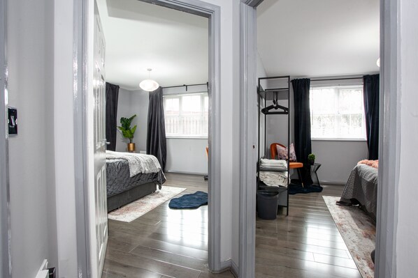 アパートメント 2 ベッドルーム | 2 室のベッドルーム、WiFi (無料)、ベッドシーツ