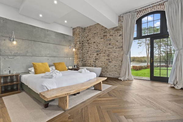 Deluxe tweepersoonskamer (Top Notch) | Individueel gedecoreerd, individueel gemeubileerd, een bureau