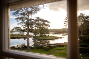 Chambre Double Deluxe (Top Notch) | Décoration personnalisée, ameublement personnalisé, bureau