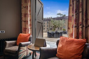 Chambre Double Classique (Classic) | Décoration personnalisée, ameublement personnalisé, bureau