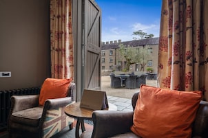 Classic Double Room (Classic) | Individually decorated, individually furnished, desk, blackout drapes