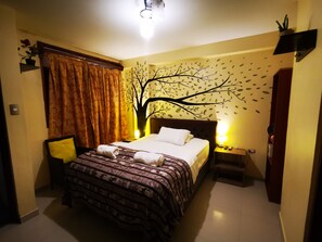 In-room safe, blackout curtains, free WiFi, bed sheets - Machupicchu Packer (Machu Picchu)