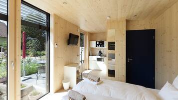 1 bedroom, premium bedding, minibar, desk
