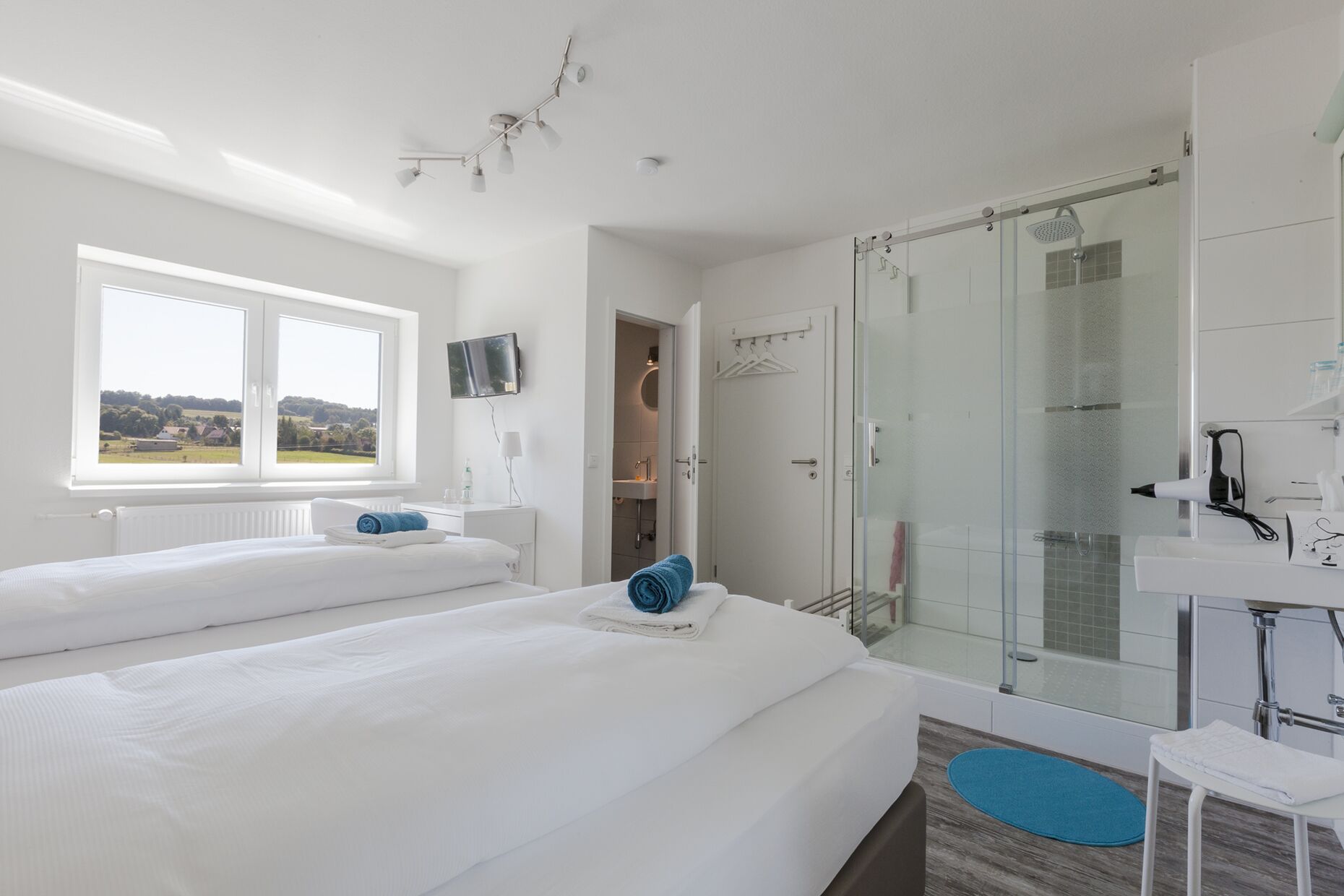 Standard Double Room, Non Smoking | Premium bedding, minibar, desk, blackout curtains