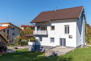 Front of property - Apartments Snježana Rastoke (Slunj)